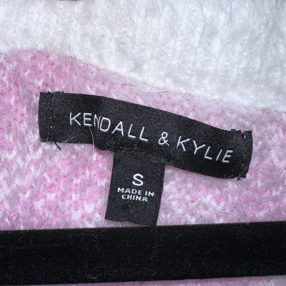 Kendall + Kylie Small Pink White Fuzzy‎ Chevron V Neck Short Sweater Y2K Preppy